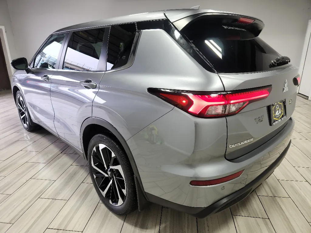 Another view of 2024 Mitsubishi Outlander SE for sale in Philadelphia, PA at Torresdale Ave