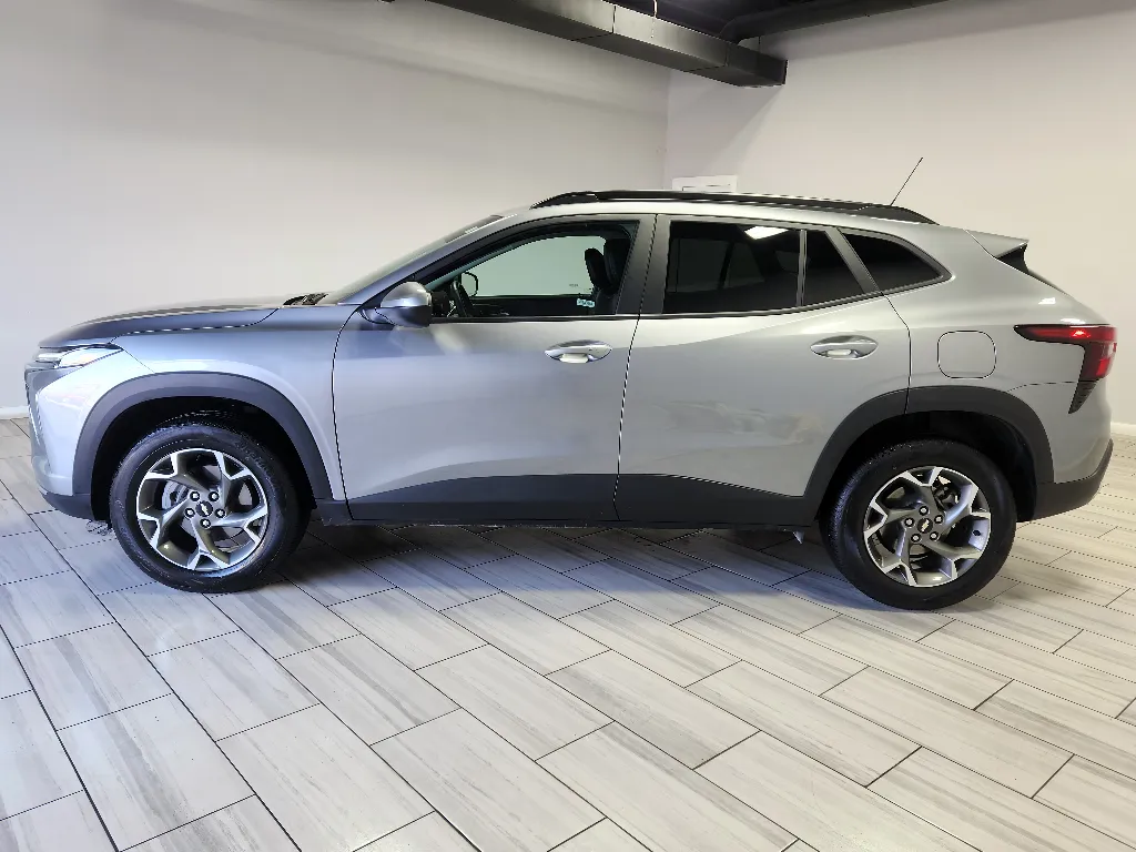 Photos of 2025 Chevrolet Trax LT for sale in Philadelphia, PA at Torresdale Ave