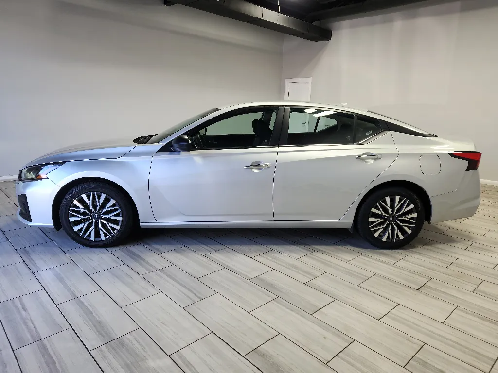 Photos of 2024 Nissan Altima 2.5 SV for sale in Philadelphia, PA at Torresdale Ave