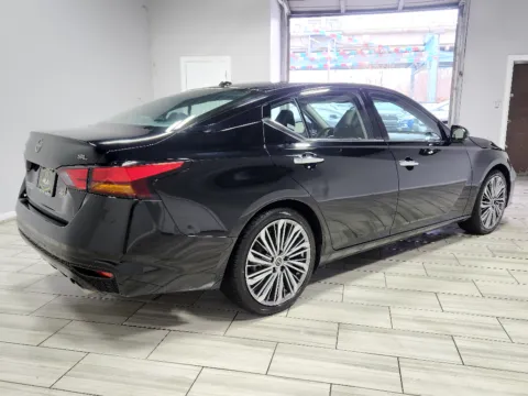 More photos of 2023 Nissan Altima 2.5 SL at Torresdale Ave, PA