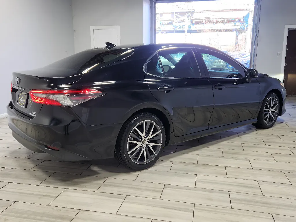 More photos of 2022 Toyota Camry Hybrid Hybrid XLE at Torresdale Ave, PA