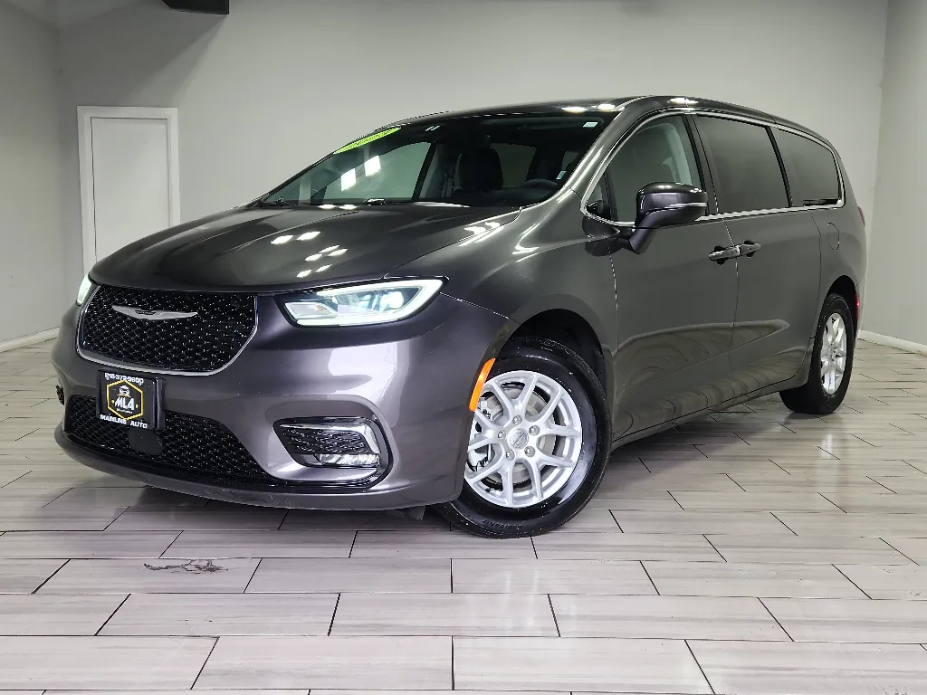 Gray 2023 Chrysler Pacifica Touring L for sale in Philadelphia, PA