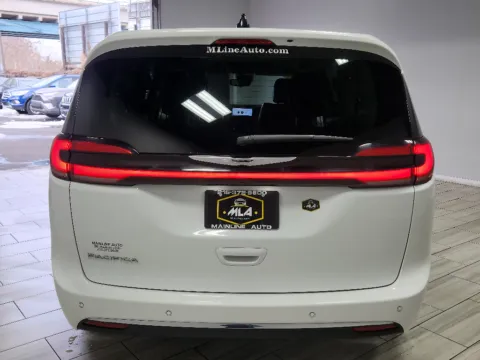 More photos of 2023 Chrysler Pacifica Touring L at Torresdale Ave, PA