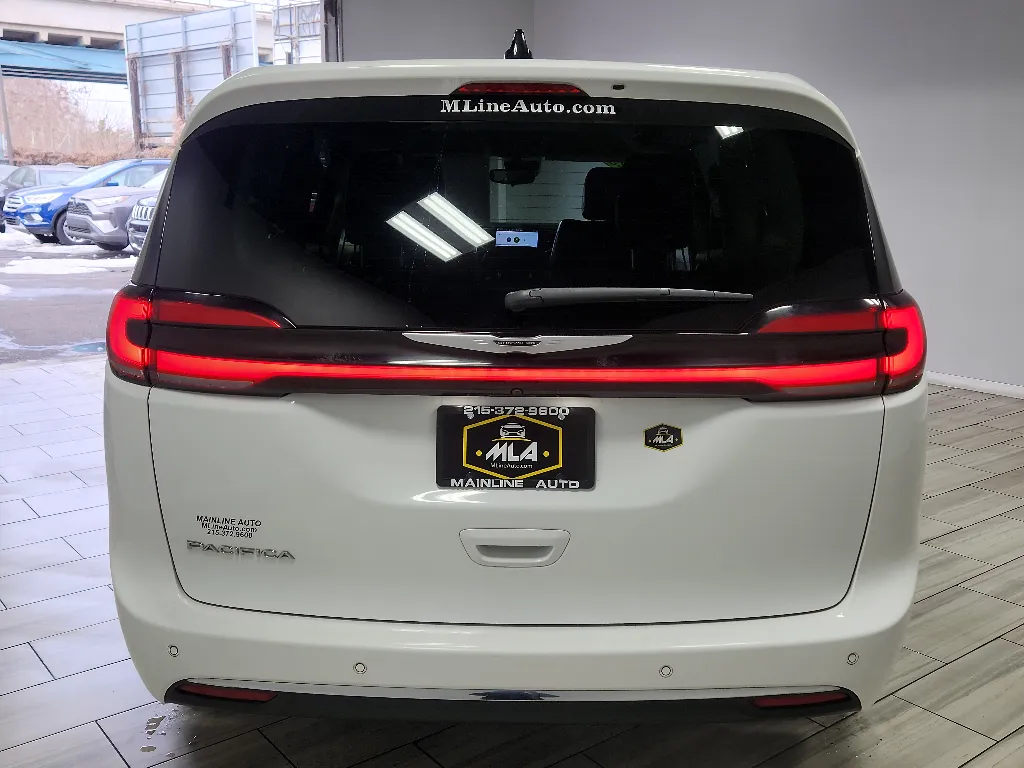 More photos of 2023 Chrysler Pacifica Touring L at Torresdale Ave, PA