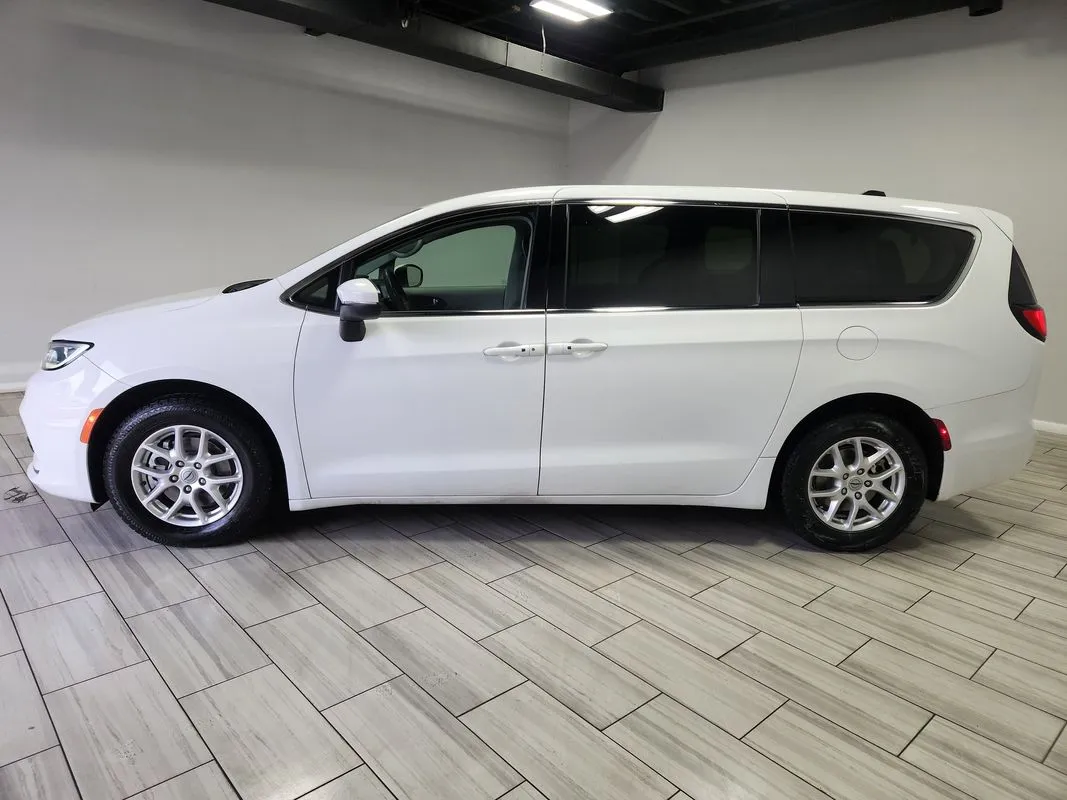 Photos of 2023 Chrysler Pacifica Touring L for sale in Philadelphia, PA at Torresdale Ave