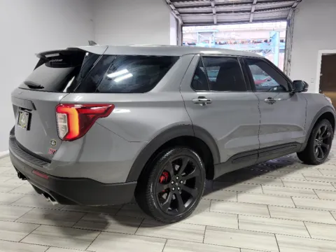 More photos of 2022 Ford Explorer ST at Torresdale Ave, PA