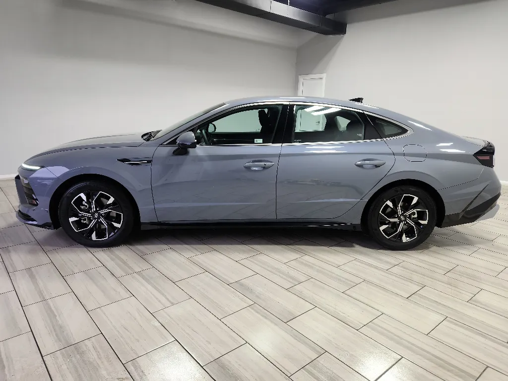 Photos of 2025 Hyundai Sonata SEL for sale in Philadelphia, PA at Torresdale Ave