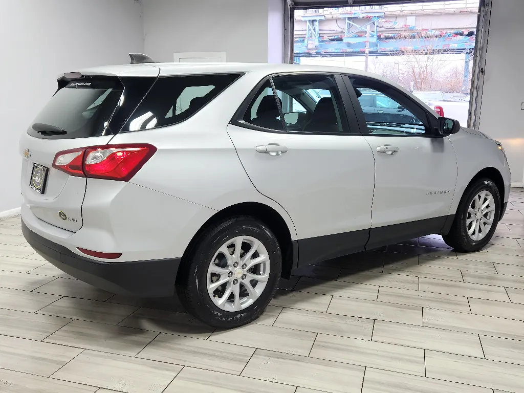 More photos of 2021 Chevrolet Equinox LS at Torresdale Ave, PA
