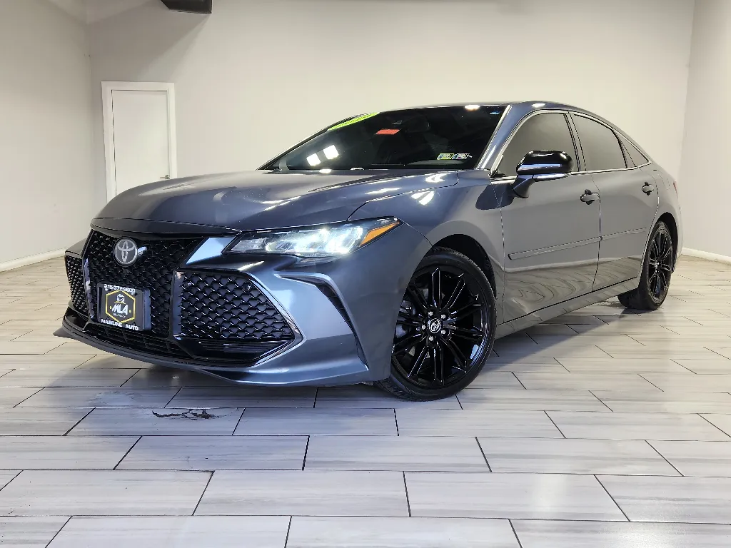 Gray 2019 Toyota Avalon XSE for sale in Philadelphia, PA