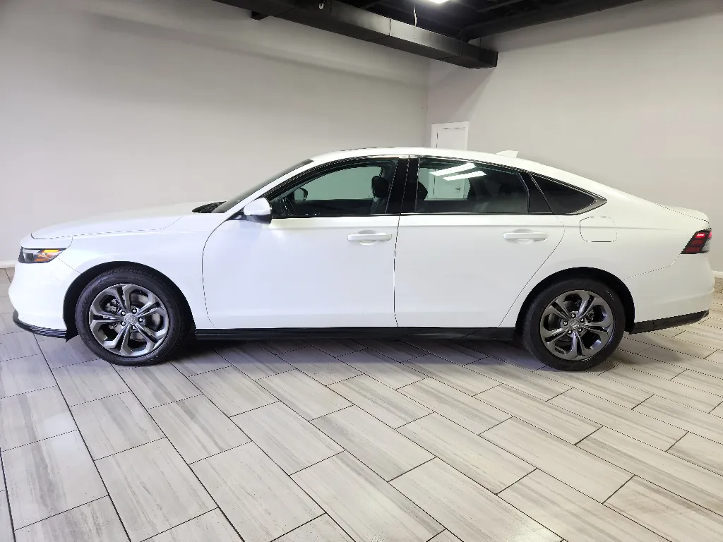 Photos of 2024 Honda Accord Hybrid EX-L for sale in Philadelphia, PA at Torresdale Ave