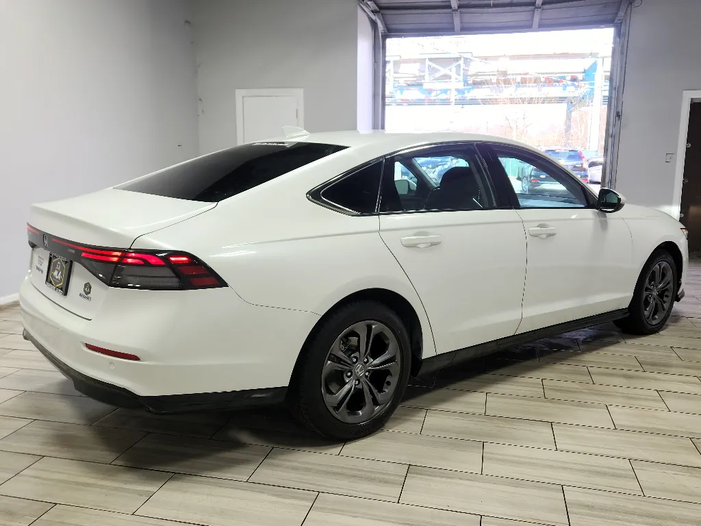 More photos of 2024 Honda Accord Hybrid EX-L at Torresdale Ave, PA