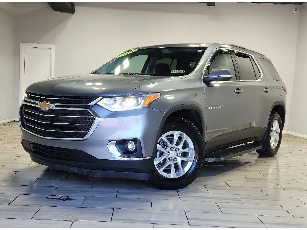Gray 2021 Chevrolet Traverse LT Cloth for sale in Philadelphia, PA