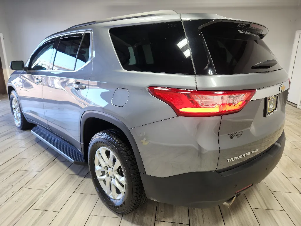 Another view of 2021 Chevrolet Traverse LT Cloth for sale in Philadelphia, PA at Torresdale Ave