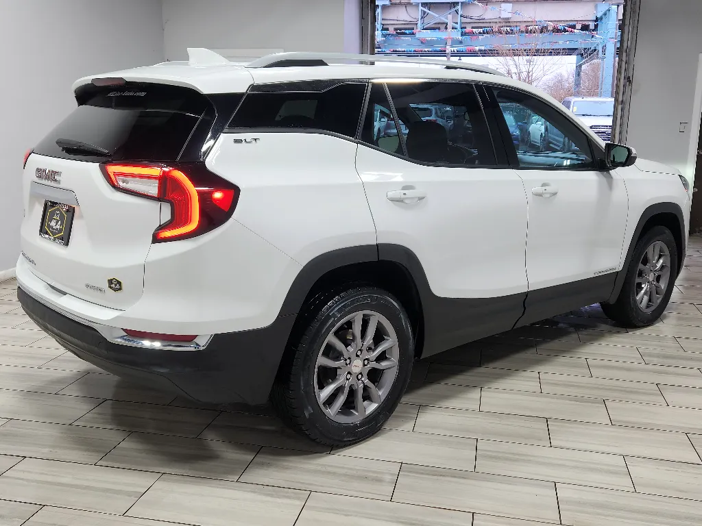 More photos of 2024 GMC Terrain SLT at Torresdale Ave, PA