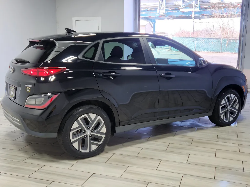 More photos of 2023 Hyundai Kona EV SEL at Torresdale Ave, PA