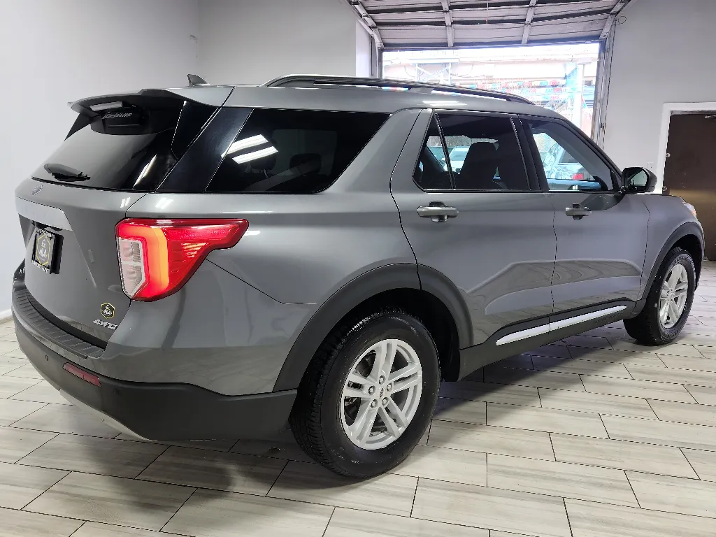 More photos of 2023 Ford Explorer XLT at Torresdale Ave, PA
