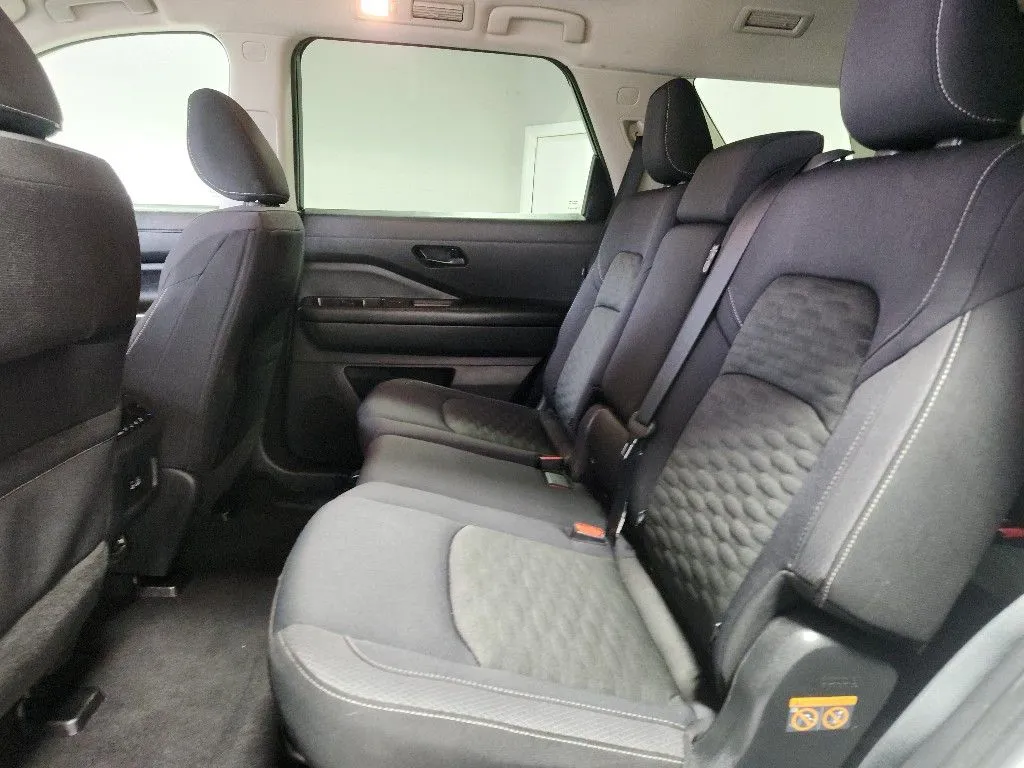 Nissan Pathfinder photo 12