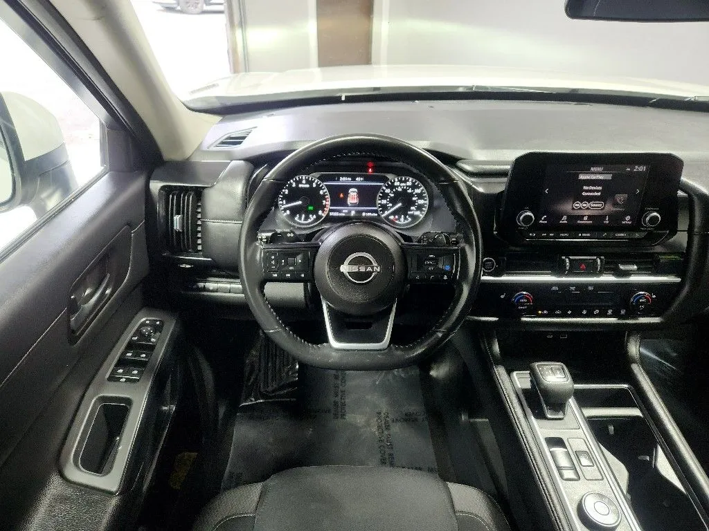 Nissan Pathfinder photo 16