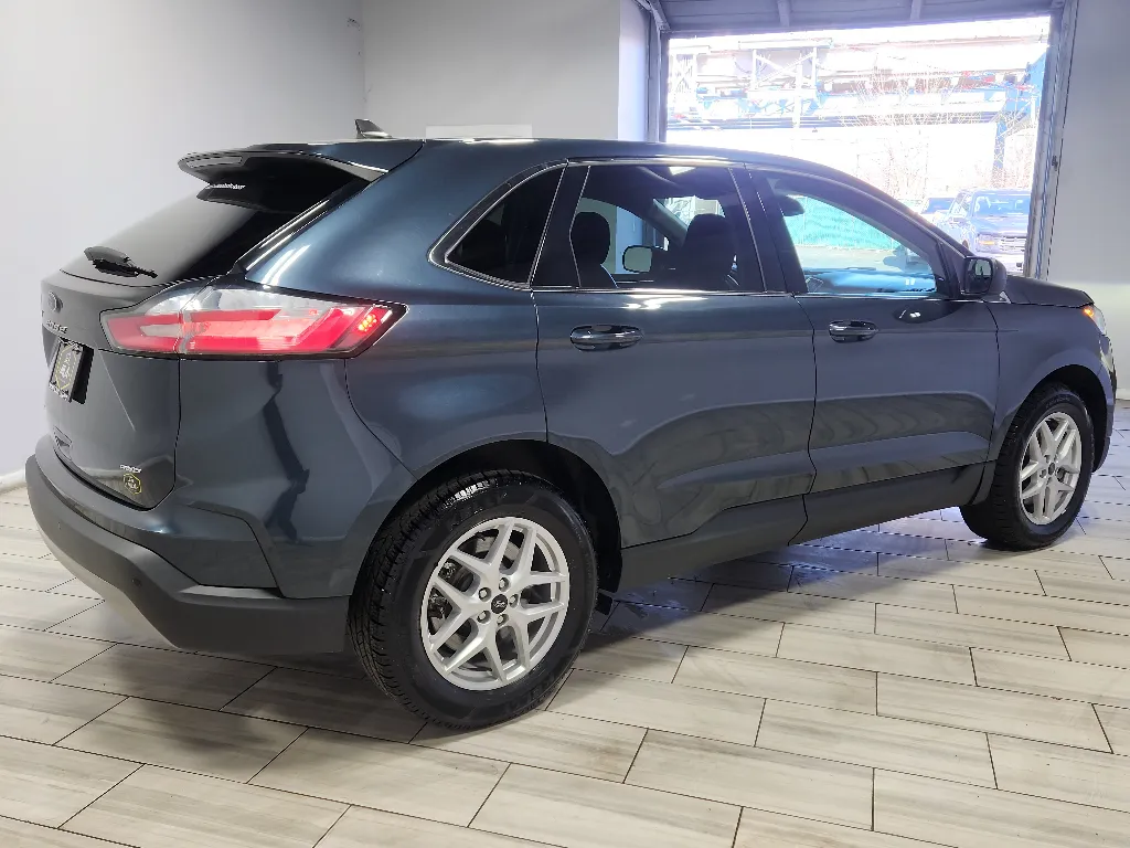 More photos of 2023 Ford Edge SEL at Torresdale Ave, PA