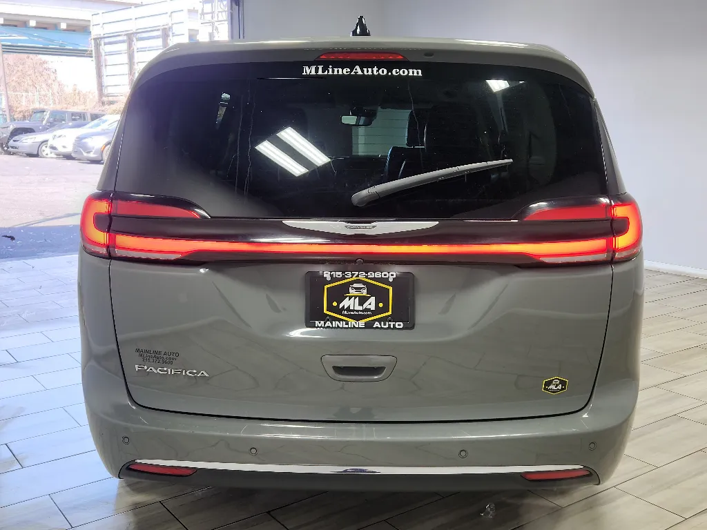 More photos of 2023 Chrysler Pacifica Touring L at Torresdale Ave, PA