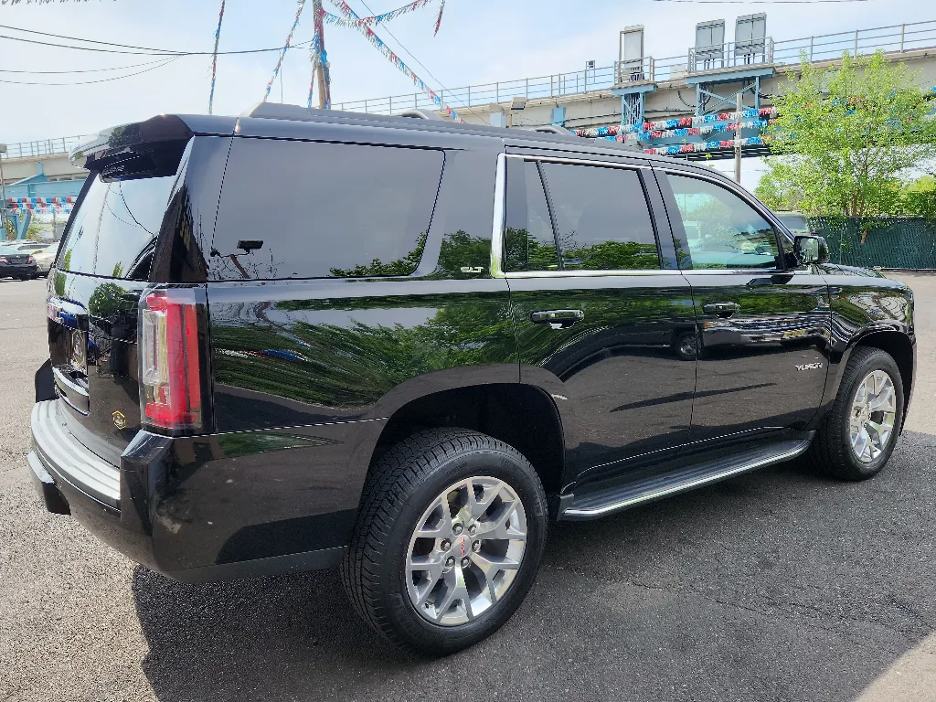 More photos of 2016 GMC Yukon SLT at Torresdale Ave, PA