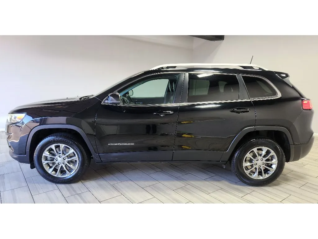 Photos of 2021 Jeep Cherokee Latitude Plus for sale in Philadelphia, PA at Torresdale Ave