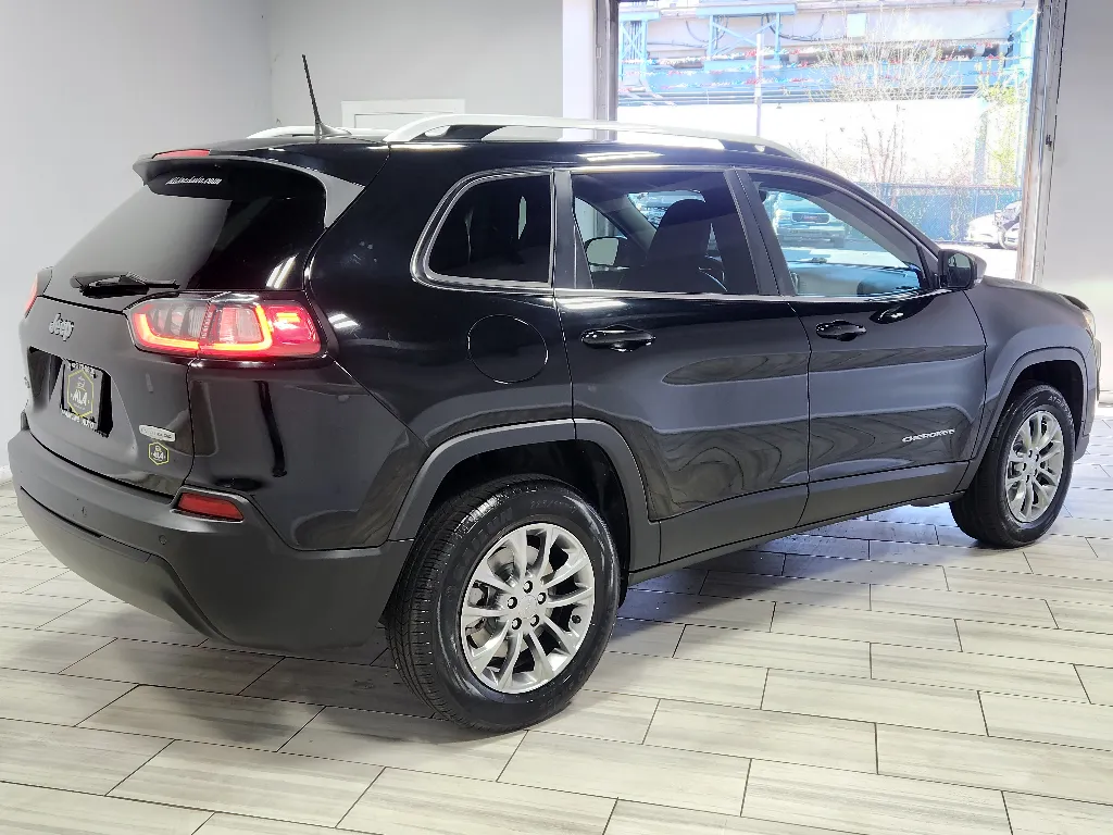 More photos of 2021 Jeep Cherokee Latitude Plus at Torresdale Ave, PA