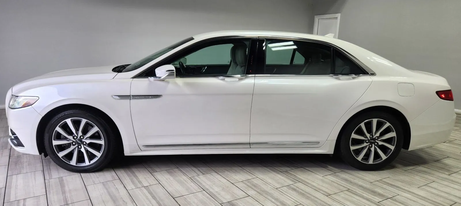 Photos of 2019 Lincoln Continental Standard for sale in Philadelphia, PA at Torresdale Ave