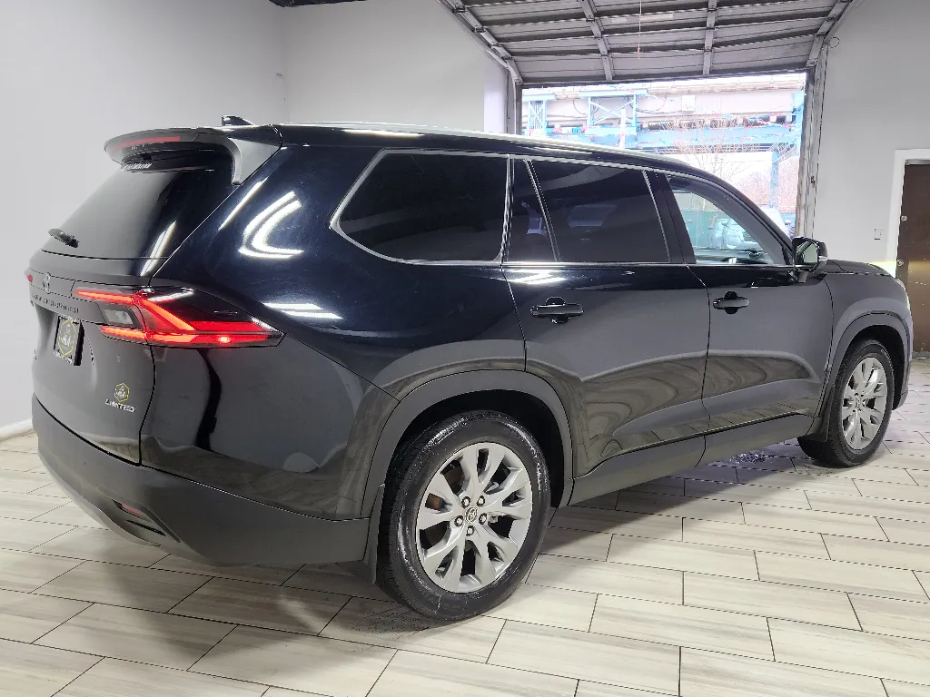 More photos of 2025 Toyota Grand Highlander Hybrid Hybrid Limited at Torresdale Ave, PA