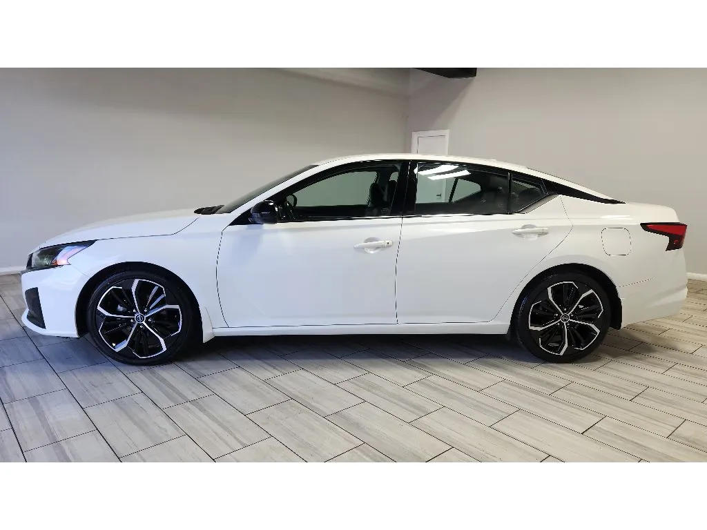 Photos of 2024 Nissan Altima 2.5 SR for sale in Philadelphia, PA at Torresdale Ave