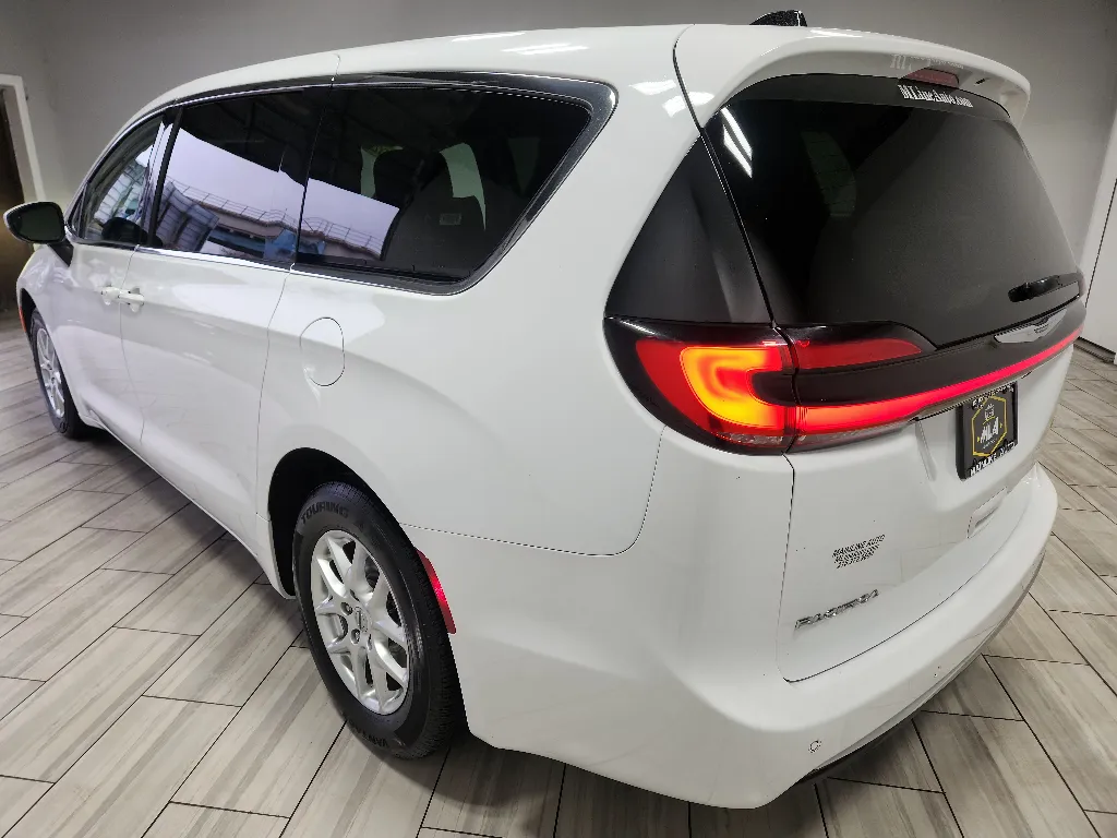 Another view of 2023 Chrysler Pacifica Touring L for sale in Philadelphia, PA at Torresdale Ave