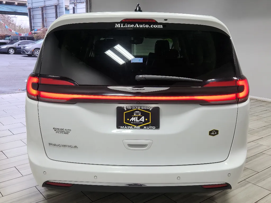 More photos of 2023 Chrysler Pacifica Touring L at Torresdale Ave, PA