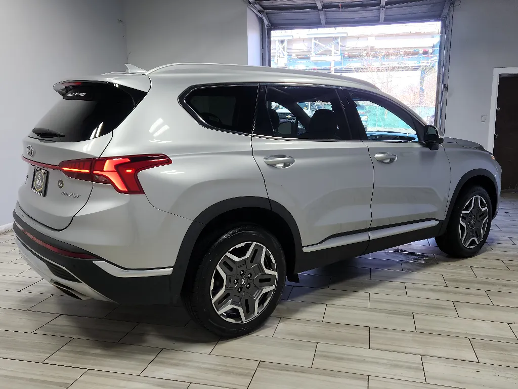 More photos of 2023 Hyundai Santa Fe Limited at Torresdale Ave, PA