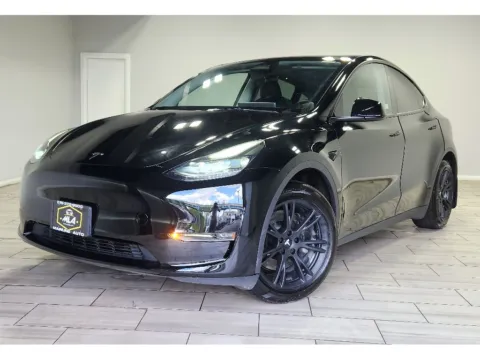 White 2023 Tesla Model Y Long Range for sale in Philadelphia, PA
