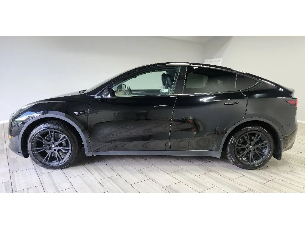 Photos of 2023 Tesla Model Y Long Range for sale in Philadelphia, PA at Torresdale Ave