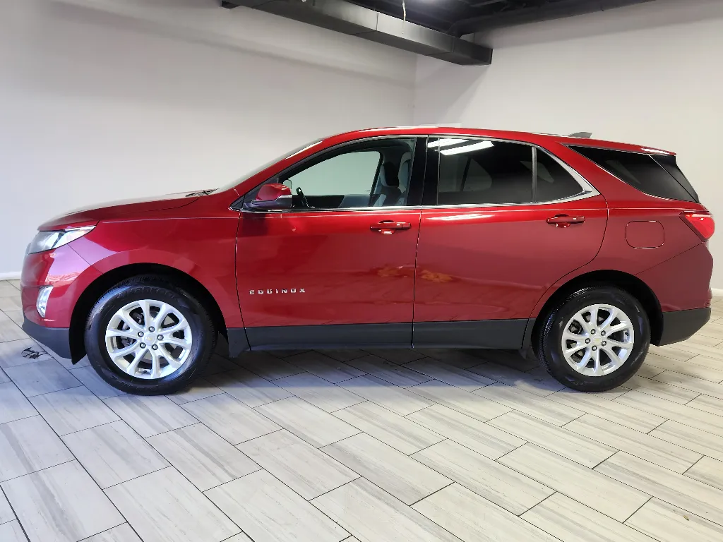Photos of 2019 Chevrolet Equinox LT for sale in Philadelphia, PA at Torresdale Ave