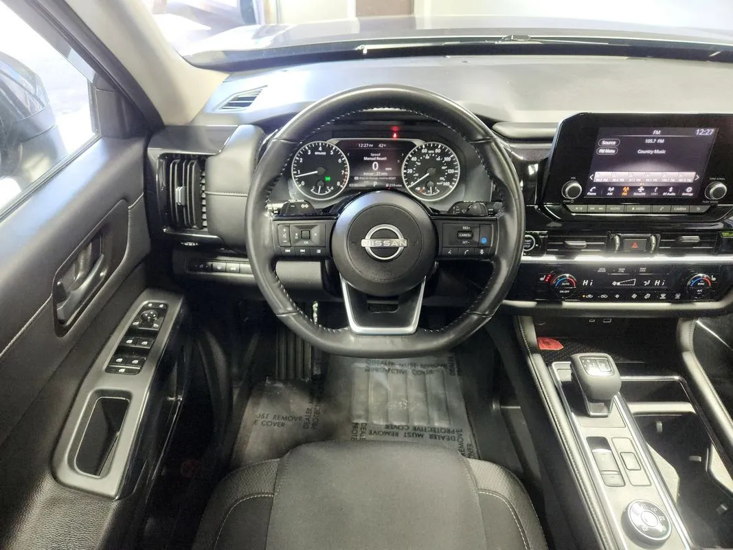 Nissan Pathfinder photo 18