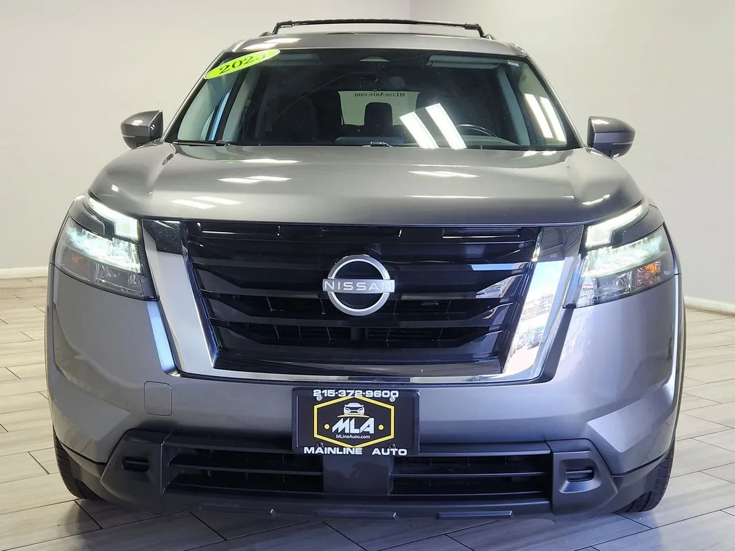 Nissan Pathfinder photo 8