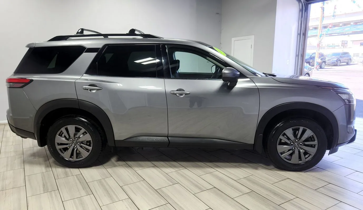 Nissan Pathfinder photo 6
