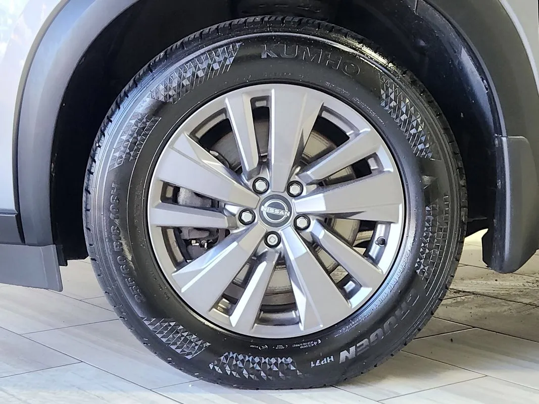 Nissan Pathfinder photo 9