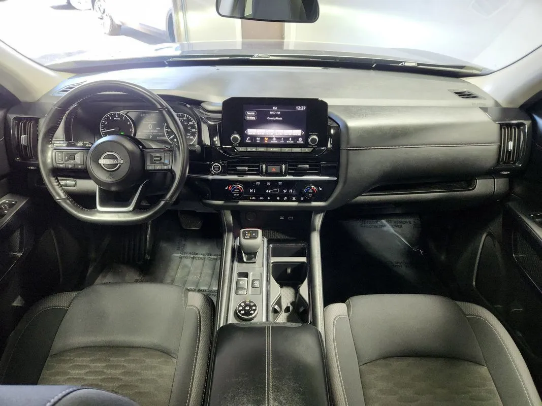 Nissan Pathfinder photo 17