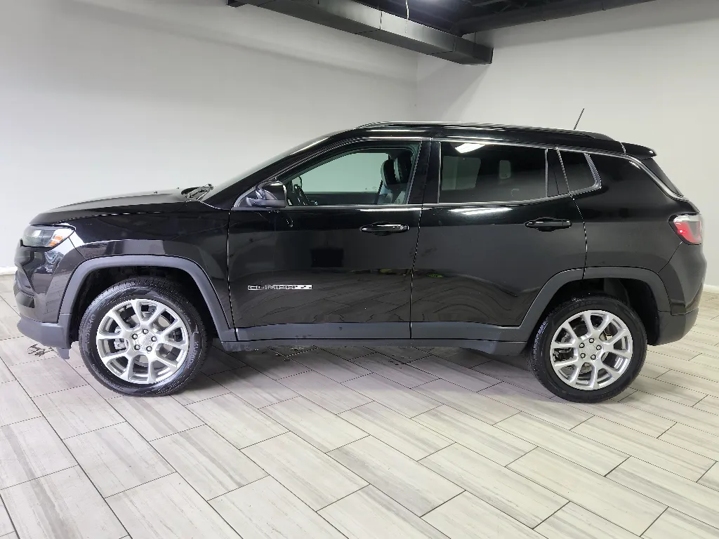 Photos of 2022 Jeep Compass Latitude for sale in Philadelphia, PA at Torresdale Ave