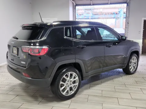 More photos of 2022 Jeep Compass Latitude at Torresdale Ave, PA