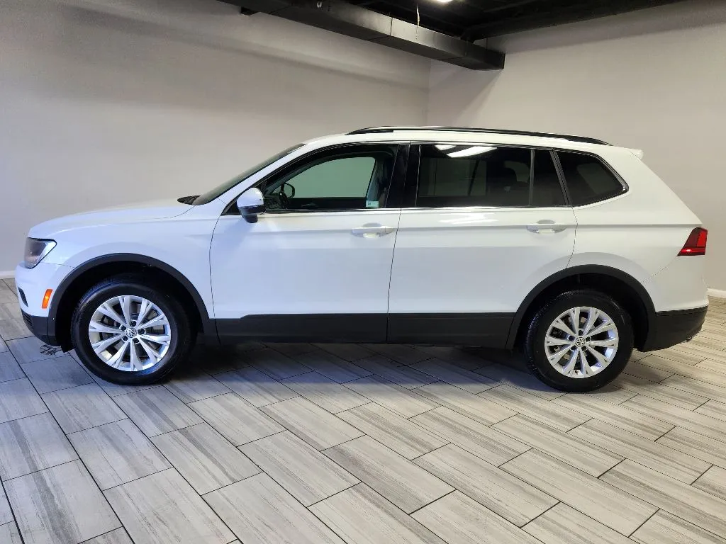 Photos of 2019 Volkswagen Tiguan SE for sale in Philadelphia, PA at Torresdale Ave