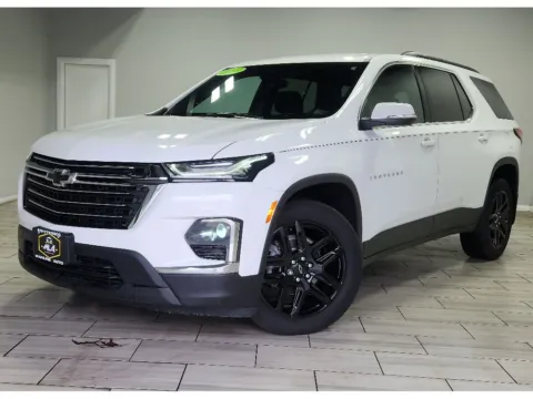 White 2023 Chevrolet Traverse LT Cloth for sale in Philadelphia, PA