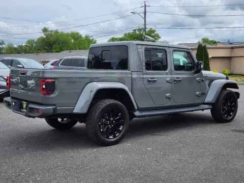 More photos of 2023 Jeep Gladiator High Altitude at Torresdale Ave, PA
