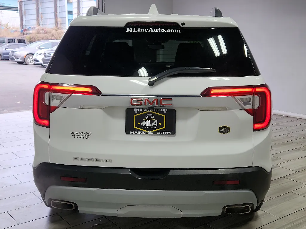 More photos of 2023 GMC Acadia SLT at Torresdale Ave, PA