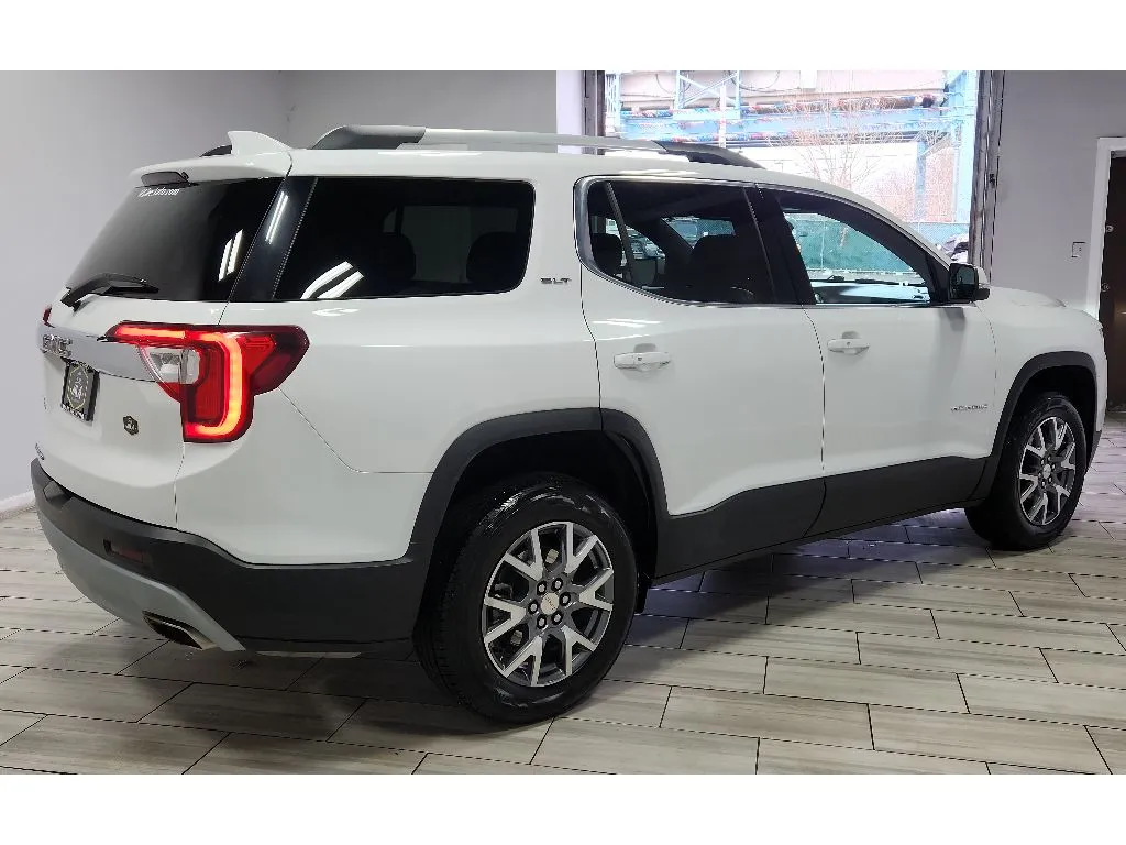 More photos of 2023 GMC Acadia SLT at Torresdale Ave, PA