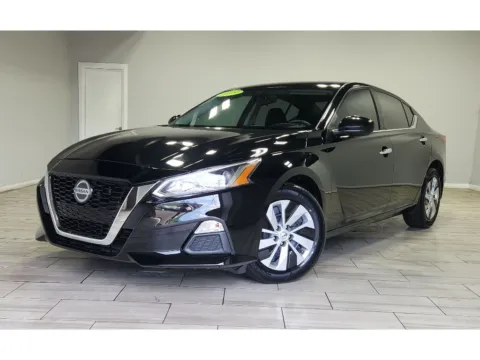 Black 2019 Nissan Altima 2.5 S for sale in Philadelphia, PA