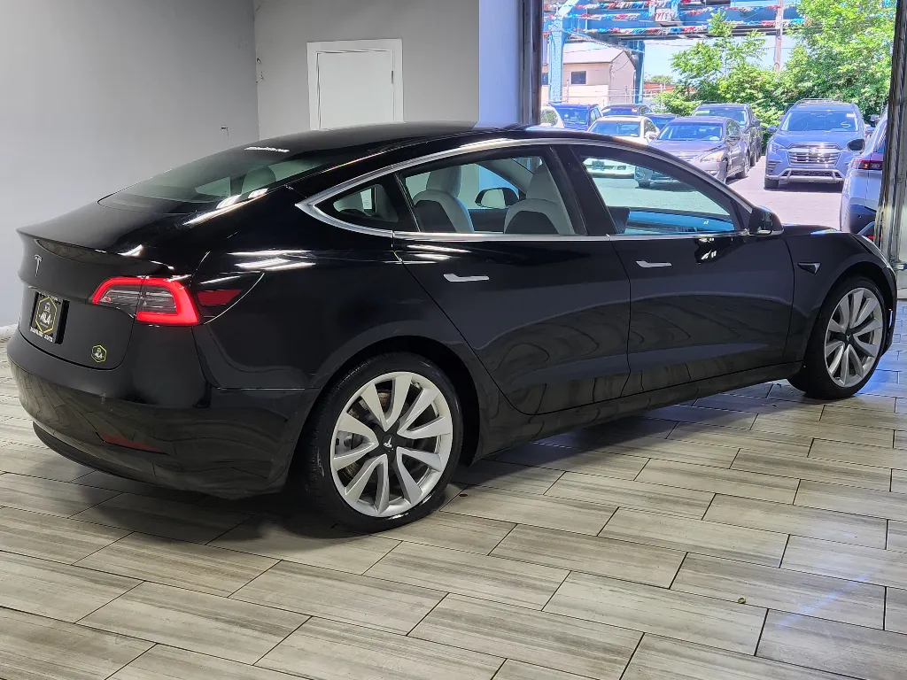 More photos of 2018 Tesla Model 3 Long Range Battery at Torresdale Ave, PA